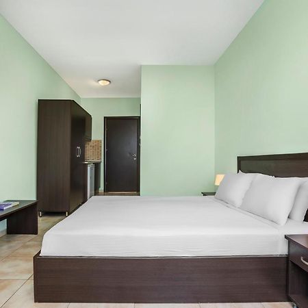 Hotel Poseidon Пефкохори Екстериор снимка