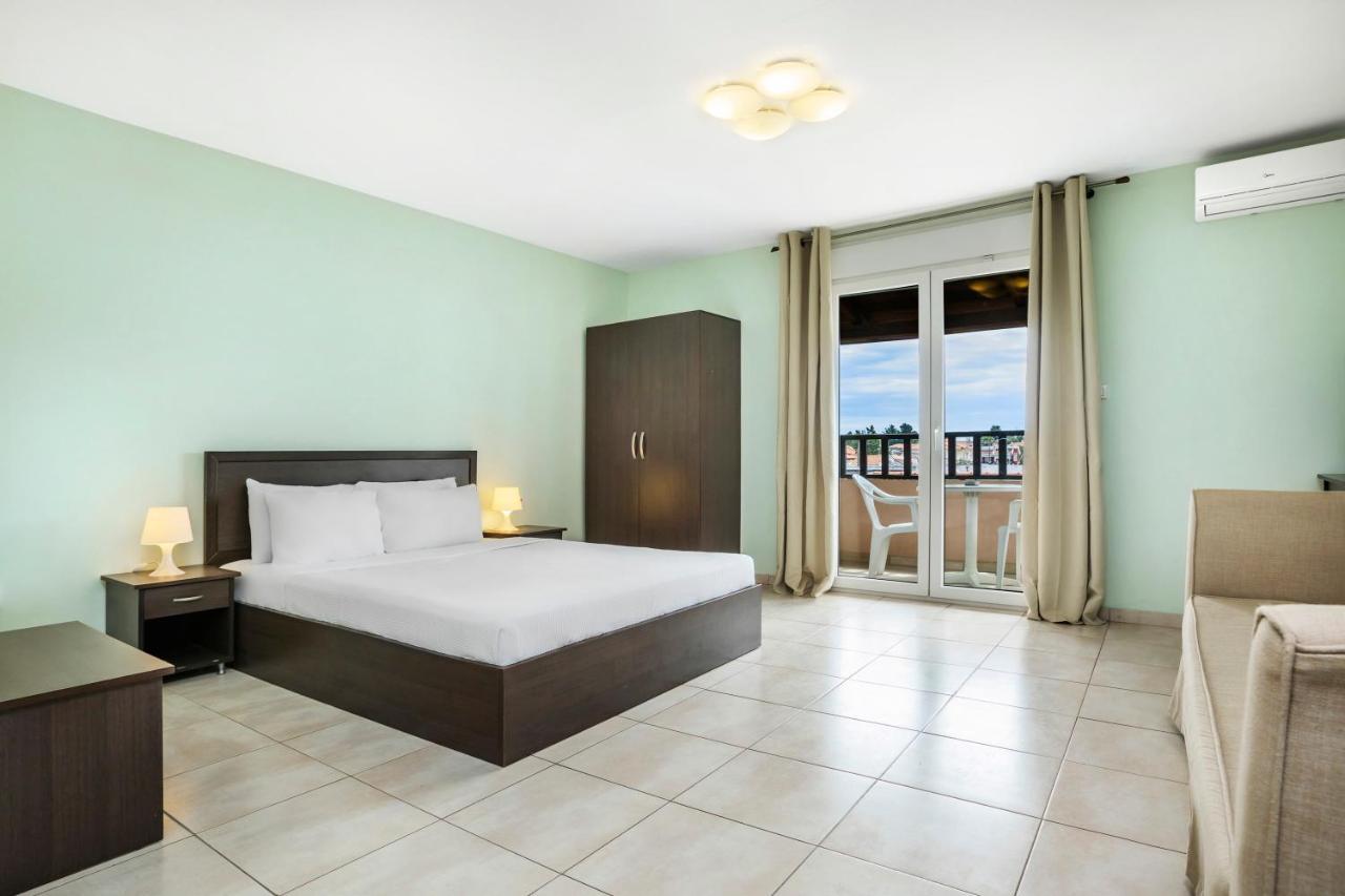 Hotel Poseidon Пефкохори Екстериор снимка