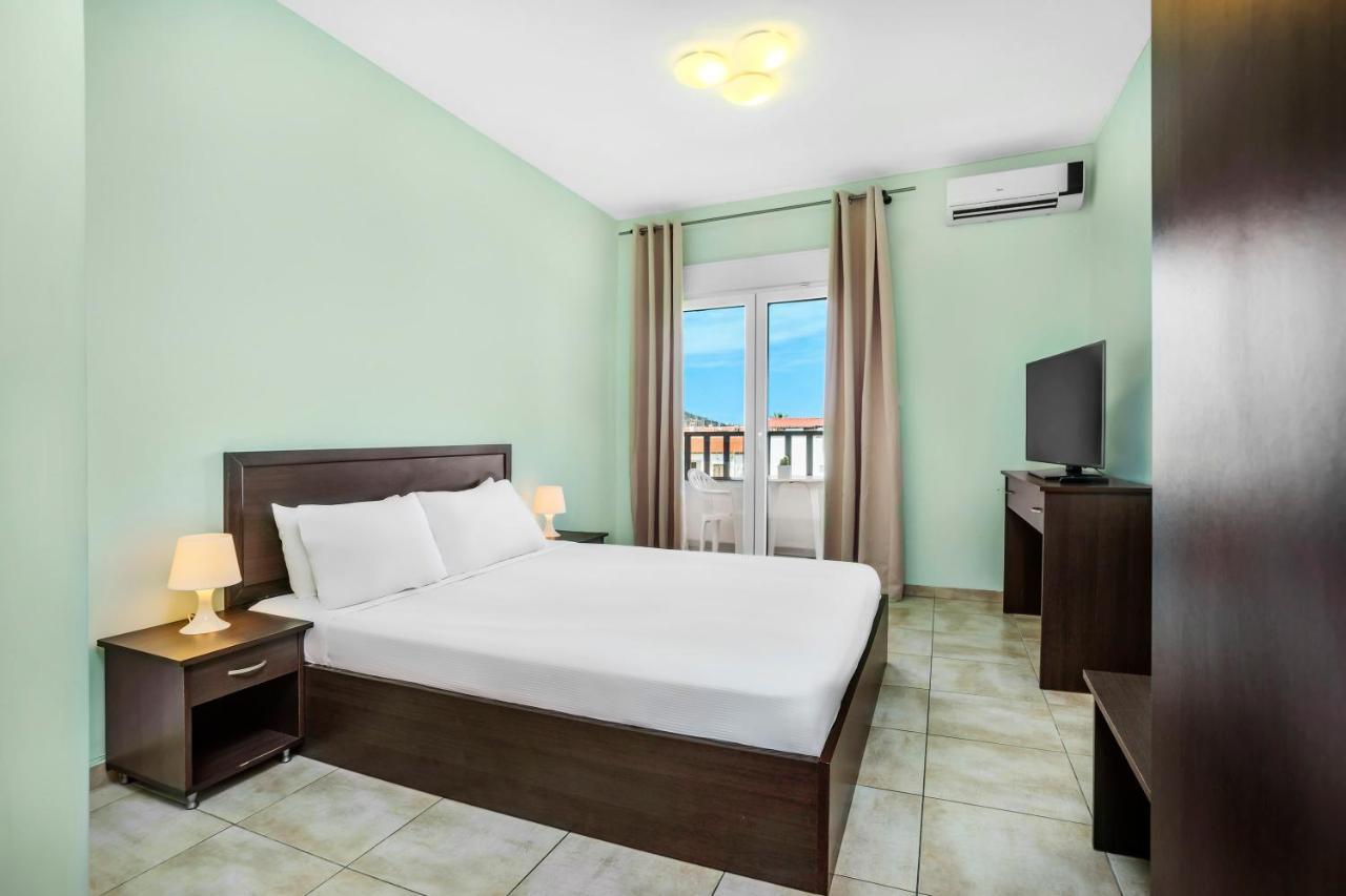 Hotel Poseidon Пефкохори Екстериор снимка